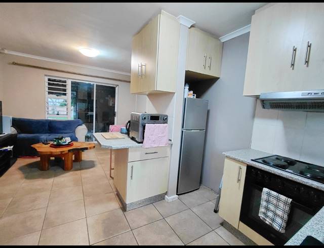 2 BEDROOM TOWNHOUSE TO LET IN BRIDGEMEADE